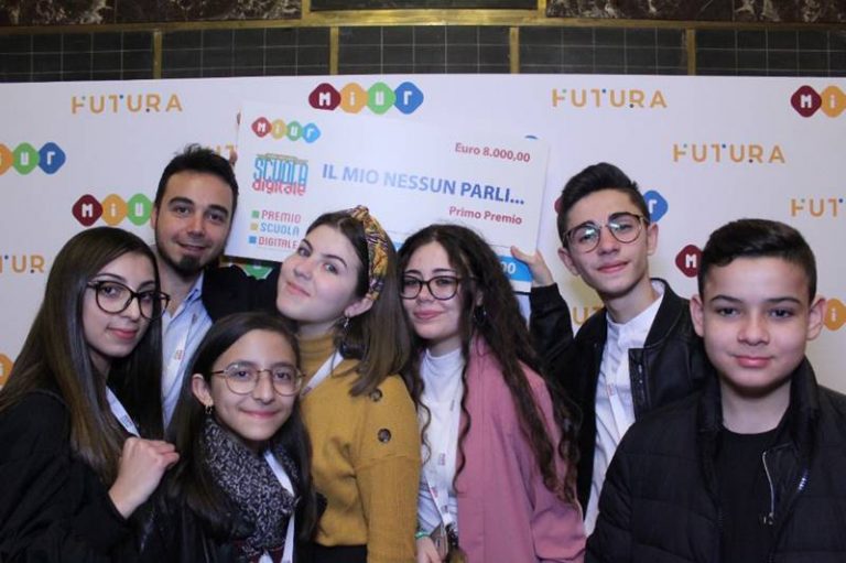 L’Istituto comprensivo di Mileto vince il primo premio del concorso “Il mio Nessun parli…” – Video