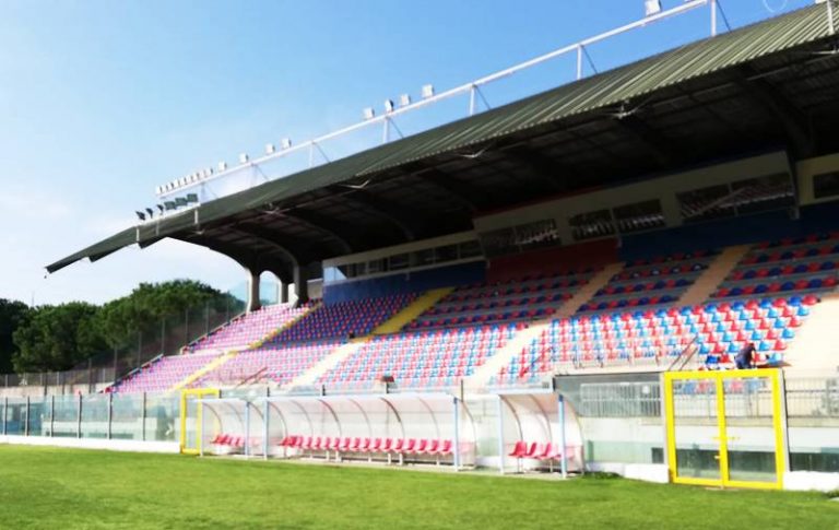 “Un calcio alla leucemia”, le vecchie glorie della Vibonese in campo per beneficenza