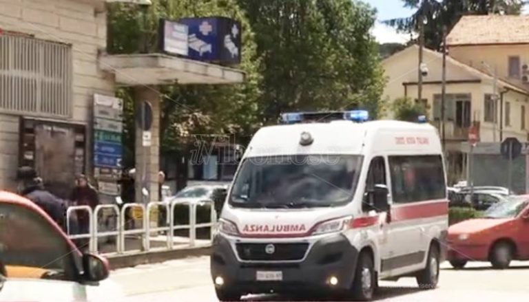 Scontro tra due auto a Vibo Marina: perde la vita una 76enne