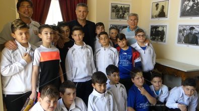Un campione a Tropea, l’ex rossonero Daniele Massaro tra i piccoli talenti – Video