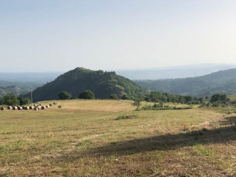 Trekking, dall’antica Castelmonardo nasce “Il sentiero del grano”