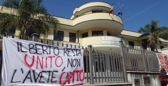 Liceo Berto, ore decisive per il trasferimento delle classi del plesso Soriano
