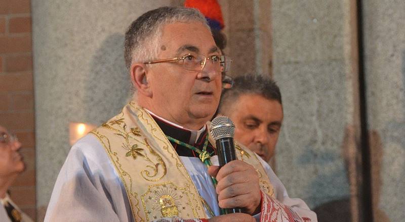 Il vescovo Luigi Renzo
