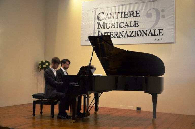 Festival pianistico a Mileto, successo per il concerto del “Duo Epos”