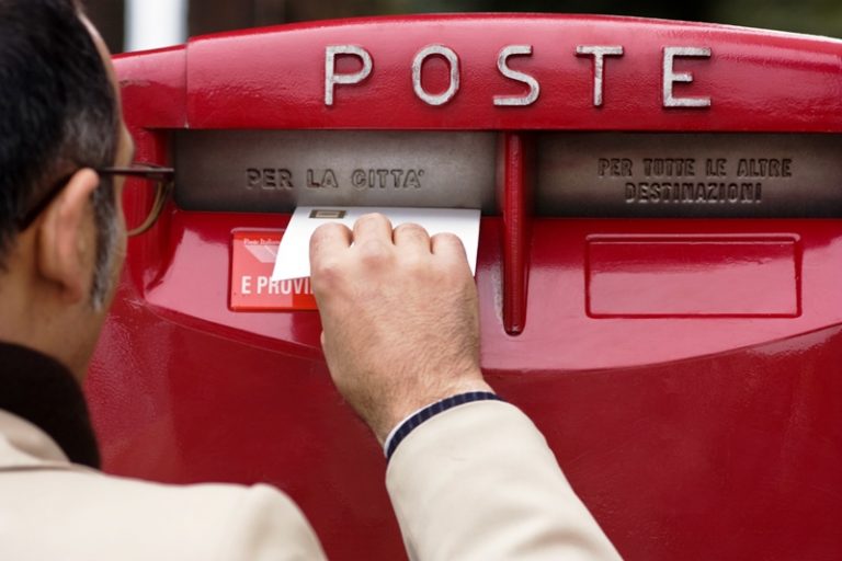 Decoro urbano, Poste italiane cambia le “storiche” cassette rosse