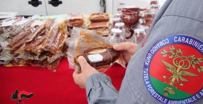 Salumi e formaggi privi di tracciabilità, pesanti sanzioni al mercato di Serra San Bruno