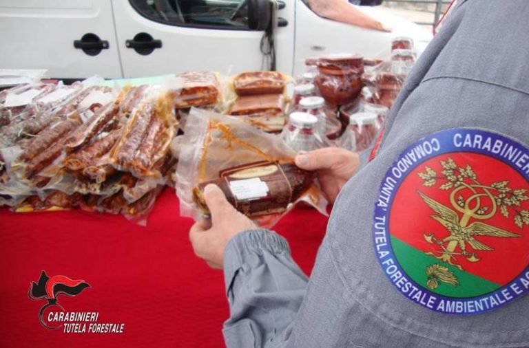 Salumi e formaggi privi di tracciabilità, pesanti sanzioni al mercato di Serra San Bruno