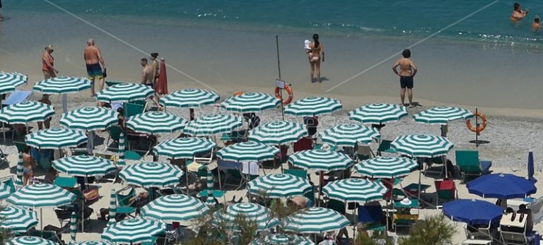 Tropea, i balneari si preparano ma qualcuno ha deciso: «Non aprirò»