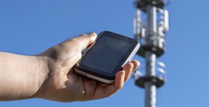 Impianti di telefonia mobile a Zungri, il Tar annulla il regolamento comunale