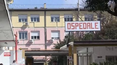 Vibo, la rimandano a casa ma il feto muore: il marito dà in escandescenze in ospedale