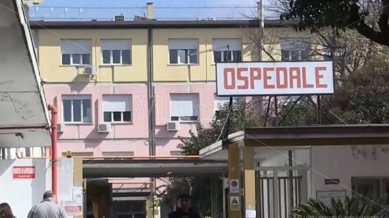 Feto morto in grembo a Vibo, effettuato il cesareo