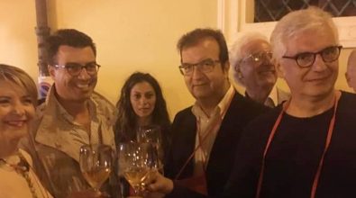 Tra un selfie e un calice di vino, la campagna elettorale di Occhiuto sbarca nel Vibonese