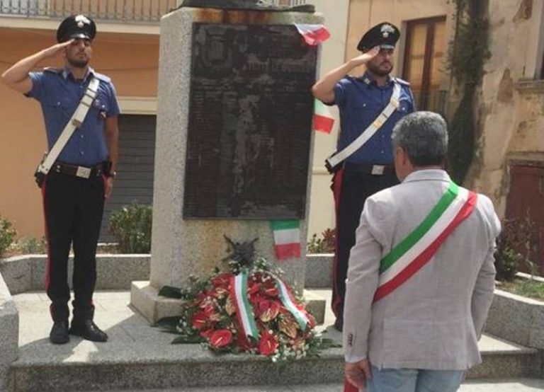 Nicotera, l’omaggio del Comune al carabiniere ucciso a Roma