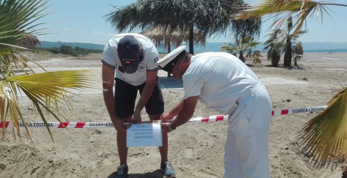 Occupazione abusiva della spiaggia, sequestro fra Pizzo e Curinga