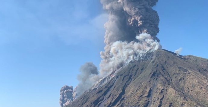 Nuova forte esplosione a Stromboli, paura fra i turisti
