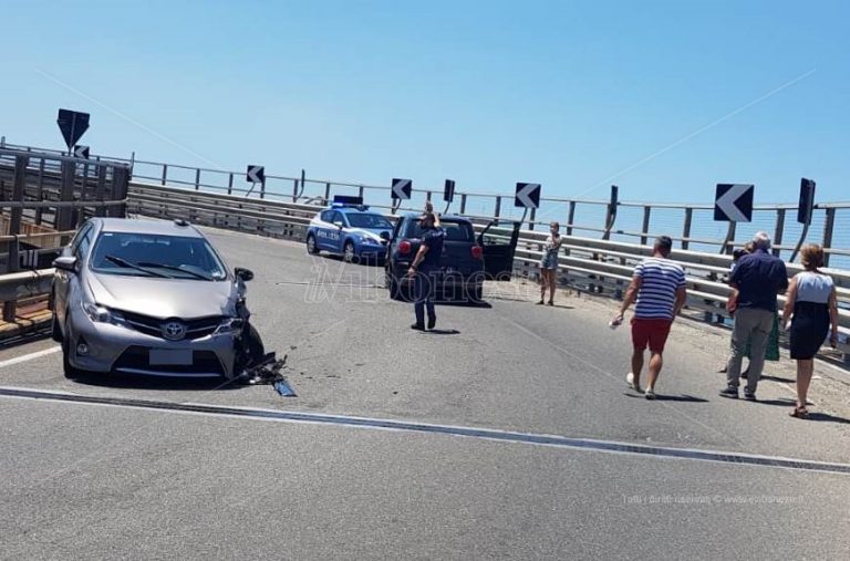 Scontro alle porte di Vibo Marina, coinvolte due auto