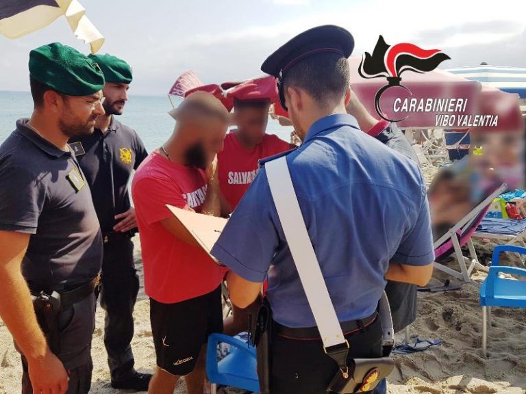 Occupazione «abusiva» della spiaggia, sequestrate strutture di sette lidi tra Briatico e Zambrone