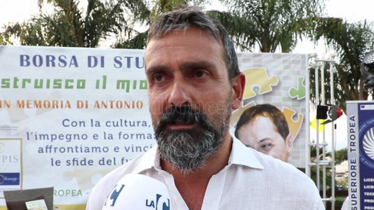 Balneazione a Tropea e Parghelia, Macrì: «Landro si assuma le sue responsabilità»