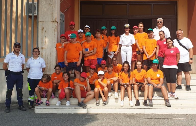 Campo scuola, i ragazzi della Prociv Augustus in visita alla Capitaneria