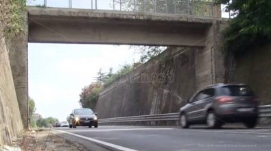 Stazione abbandonata e un ponte in disfacimento: benvenuti a Vibo-Pizzo – Video