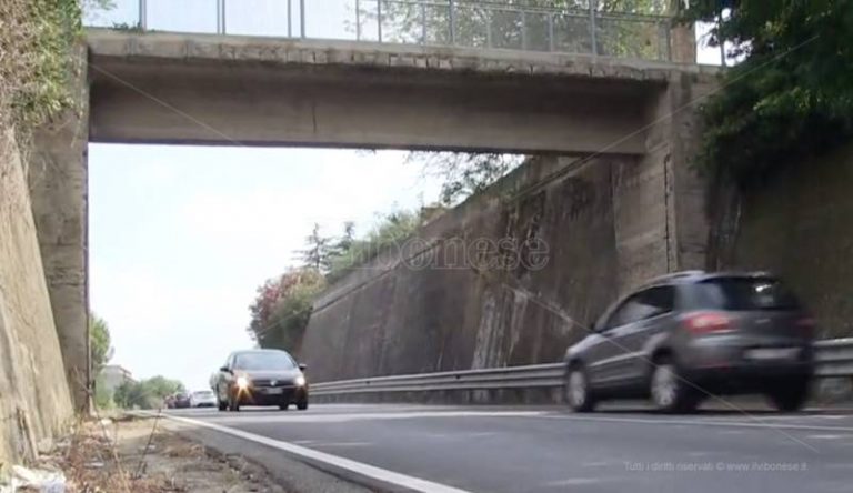 Stazione abbandonata e un ponte in disfacimento: benvenuti a Vibo-Pizzo – Video