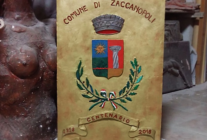 Lo stemma del Comune di Zaccanopoli