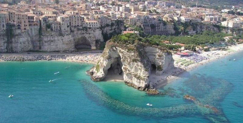 Una suggestiva panoramica di Tropea