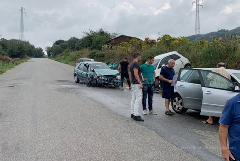 Incidente stradale a Panaia, tre auto coinvolte e un ferito