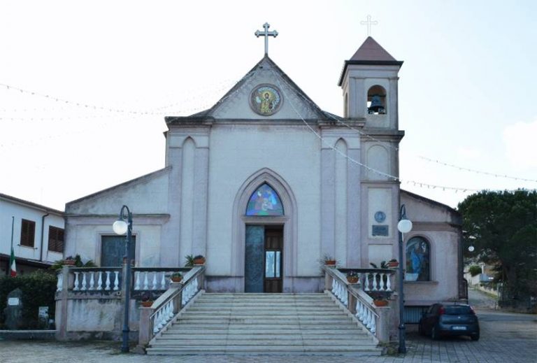 Favelloni, le offerte per la festa di piazza donate all’ospedale di Vibo