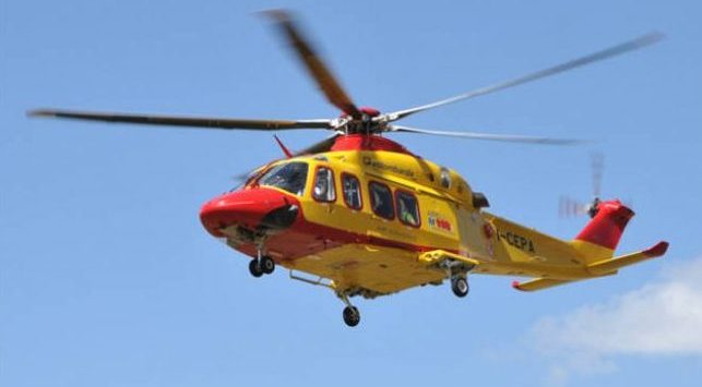 Filadelfia, cade in una scarpata mentre raccoglie origano e sbatte la testa: 76enne trasferita in elisoccorso a Catanzaro