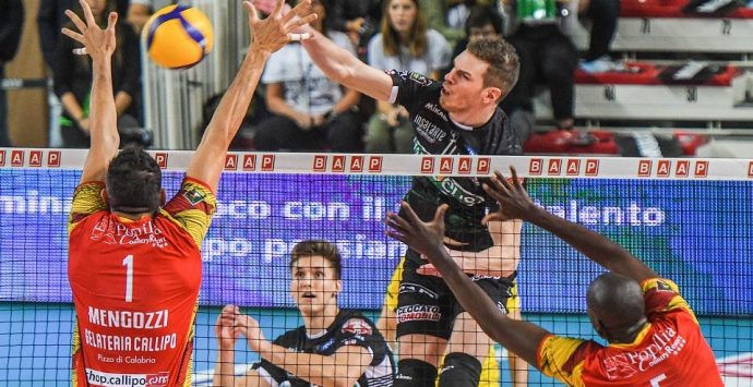 Volley, falsa partenza per la Tonno Callipo: a Padova è 3-0