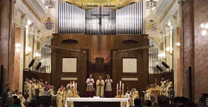 Il vescovo Renzo all’apertura del Sinodo: «Evento storico per la diocesi»