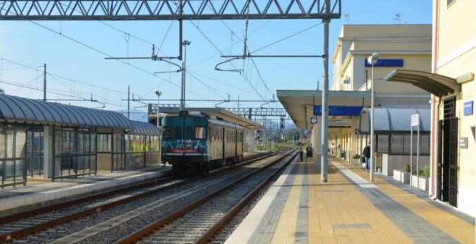 Chiusura della biglietteria della stazione di Vibo-Pizzo, Lo Schiavo: «Scelta incomprensibile»