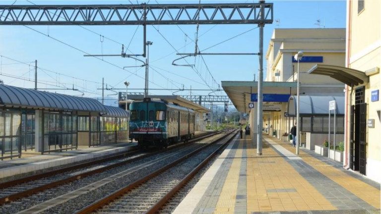 La biglietteria della Stazione di Vibo-Pizzo verso la chiusura – Video