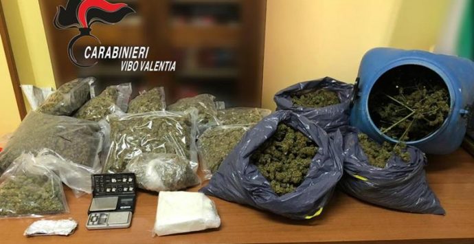 Una centrale dello spaccio a Limbadi, scoperti 11 chili di marijuana e 700 grammi di cocaina – Nome/Foto/Video