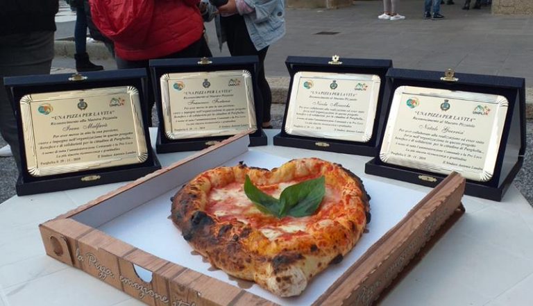 “Una pizza per la vita” regala un defibrillatore a Parghelia