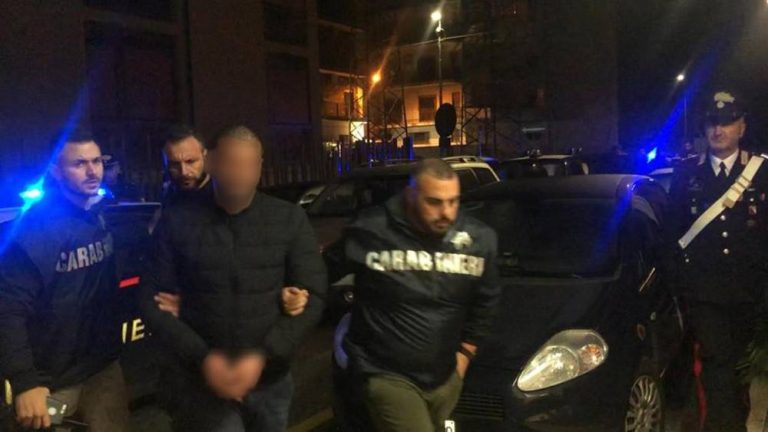 Si nascondeva in una casa di Zaccanopoli, arrestato Giuseppe Salvatore Mancuso – Video