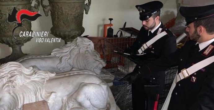 Opere d’arte e statue in marmo scoperte dai carabinieri a Soriano – Video