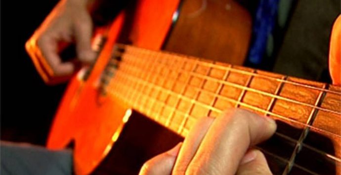 Nicotera, le musiche del Regno delle due Sicilie per il sesto appuntamento di Guitaromanie