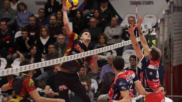 Superlega, primo punto per la Tonno Callipo: sconfitta al tie-break a Piacenza – Video