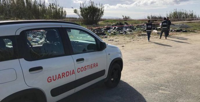 Guardia costiera di Vibo sequestra maxi discarica abusiva a Gizzeria