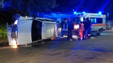 Si schianta contro un cordolo, automobilista ferito alle porte di Sant’Onofrio – Foto