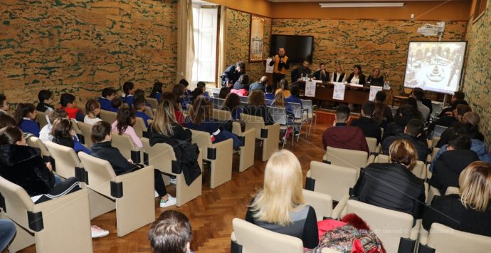 I bambini vibonesi disegnano la Calabria dei loro sogni – Foto/Video