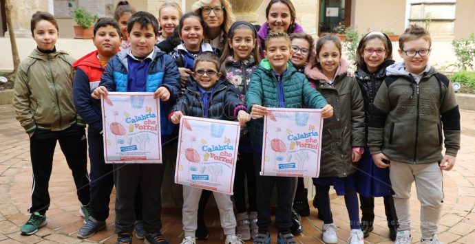 I bambini vibonesi disegnano la Calabria dei loro sogni – Foto/Video