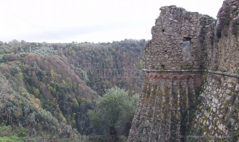 Arena, un protocollo tra Comune e Università per far rivivere il castello – Video