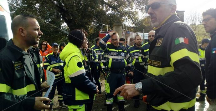 Famiglia intrappolata in casa nel Vibonese, ma è un’esercitazione – Foto/Video