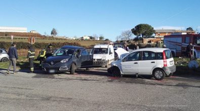 Incidente sulla Provinciale 17, tre persone ferite – Foto/Video