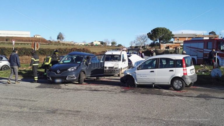 Incidente sulla Provinciale 17, tre persone ferite – Foto/Video