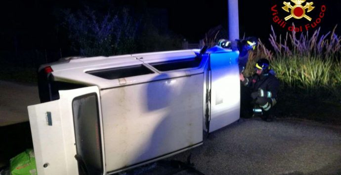 Incidente stradale a Sant’Onofrio, conducente trasportata in Pronto soccorso – Foto