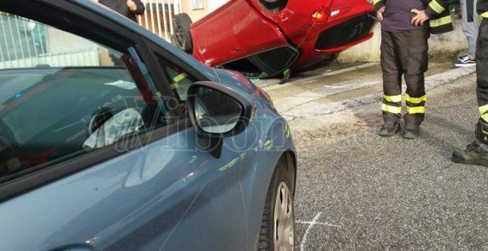 Incidente stradale a Vibo Marina, coinvolto calciatore della Vibonese – Foto